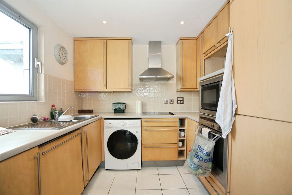 Additional image 6 of 3 bed penthouse for salePierhead View, Penarth CF64