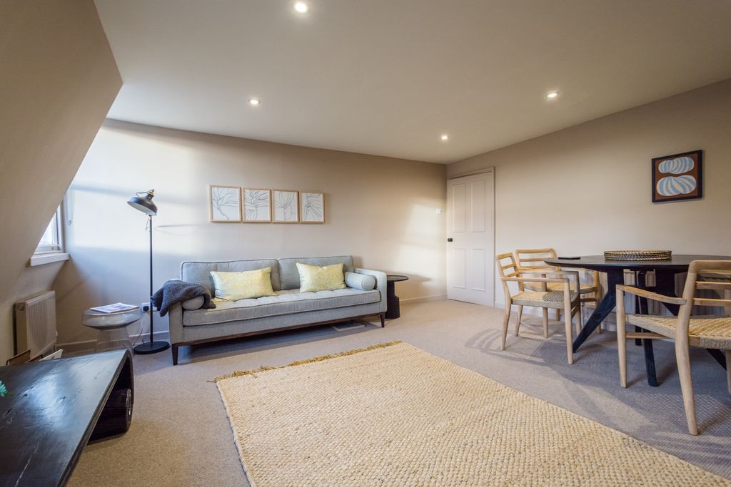 Additional image 2 of 2 bed flat to rentGay Street, Bath BA1