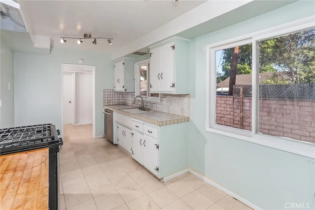 Additional image 12 of 7915 Owensmouth Avenue, Canoga Park, CA 91304
