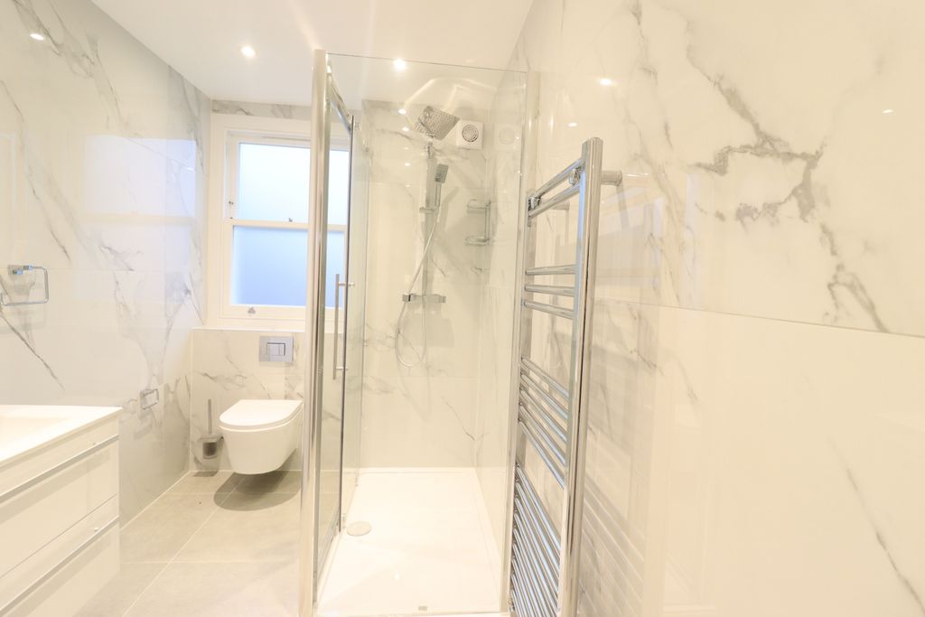 Additional image 8 of 4 bed detached house to rentAylesbury Road, Wing, Leighton Buzzard, Buckinghamshire LU7
