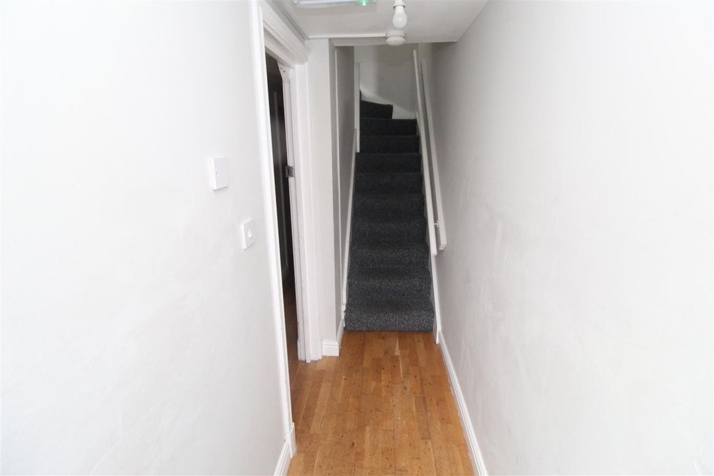 Additional image 4 of 7 bed property to rentHirwain Street, Cathays, Cardiff CF24