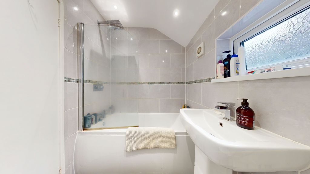 Additional image 8 of 4 bed shared accommodation to rentDogfield Street, Cardiff CF24