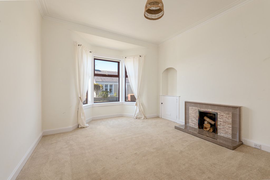 Additional image 2 of 1 bed flat for saleDunlop Street, Strathaven ML10