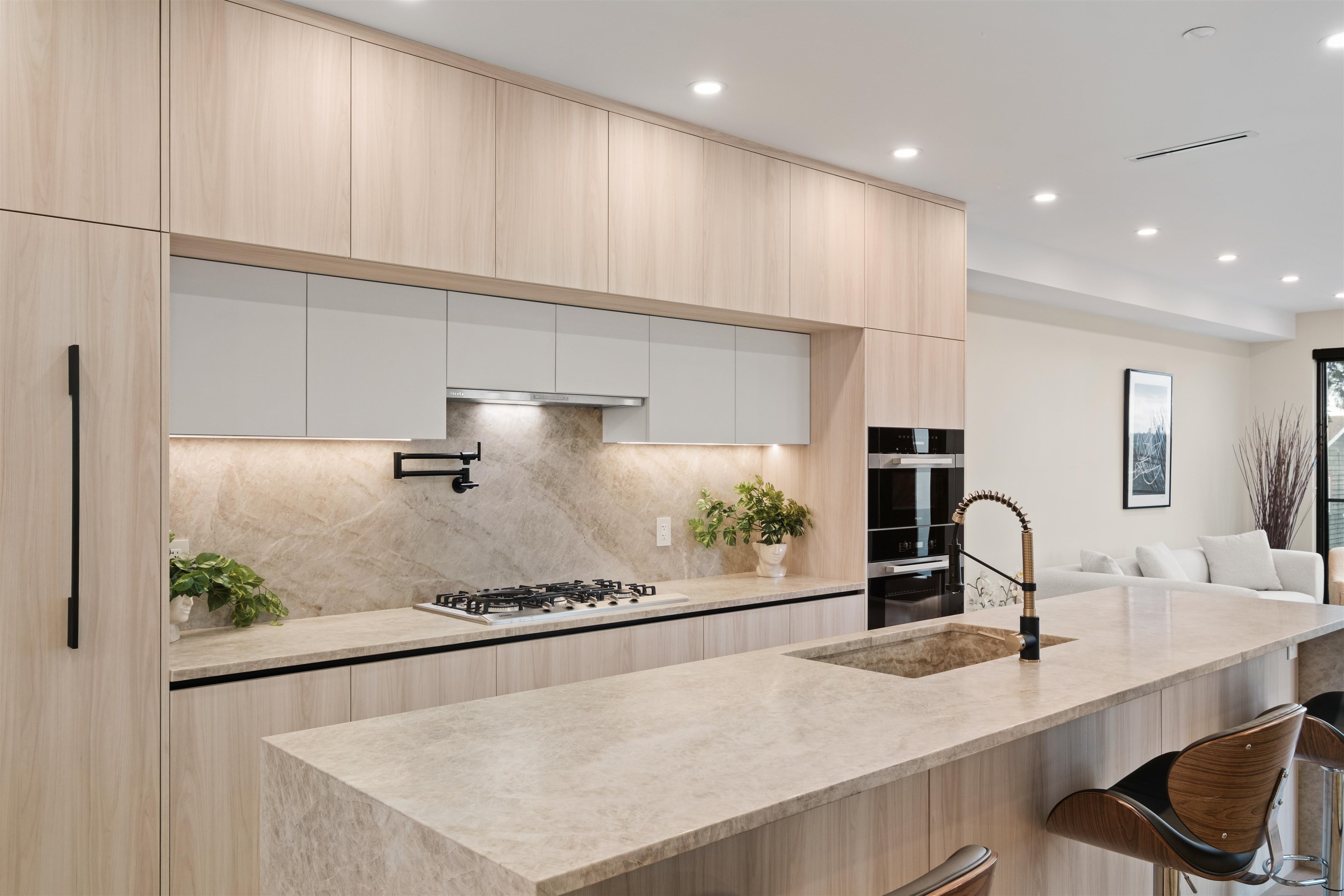 Additional image 4 of 502 5th Street E, North Vancouver, BC, V7L 1M4