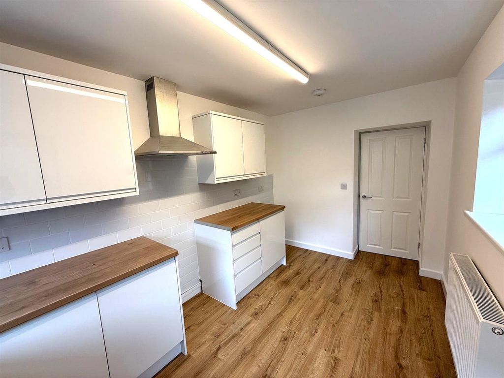 Additional image 3 of Property to rentWestern Terrace, Cross Keys, Newport NP11