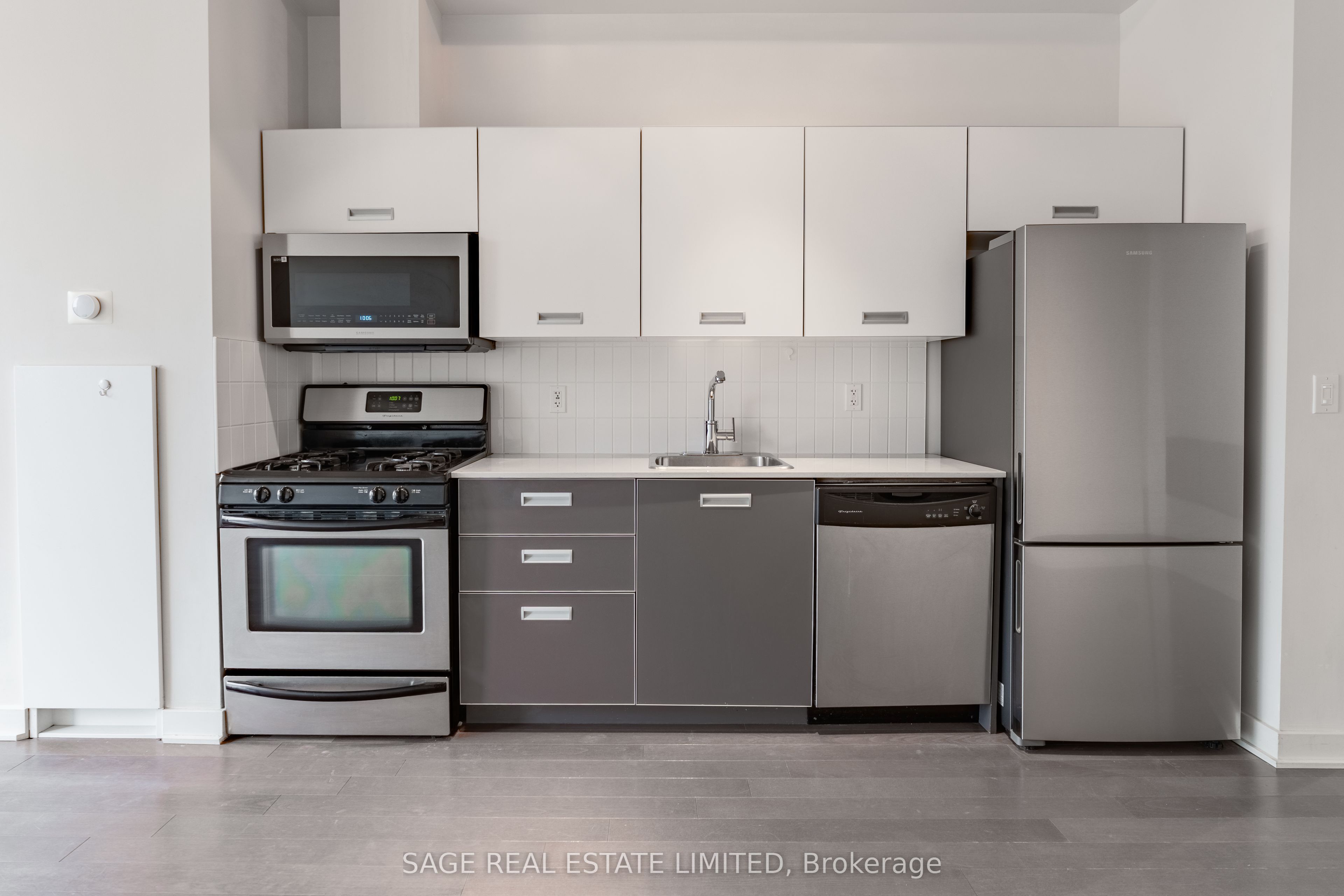 Additional image 3 of 811-60 Bathurst Street, Toronto, ON, M5V 2P4