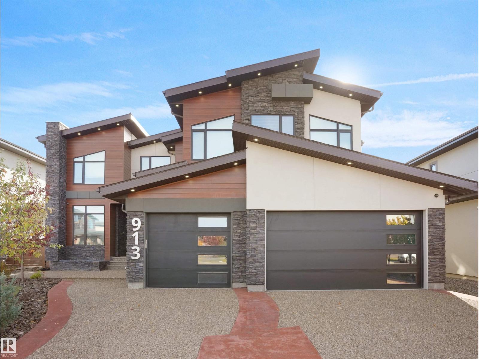 913 Wood Place NW, Edmonton, AB, T6W3G8