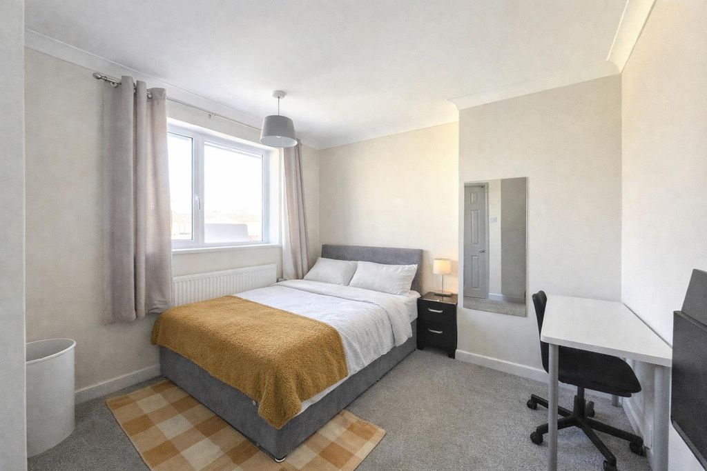 Additional image 4 of 3 bed flat to rentEdgeworth Road, Norwich NR5