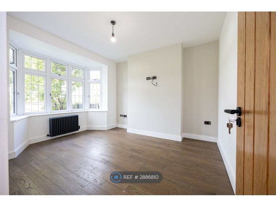 Additional image 13 of 5 bed semi-detached house to rentBeresford Crescent, Newcastle-Under-Lyme ST5