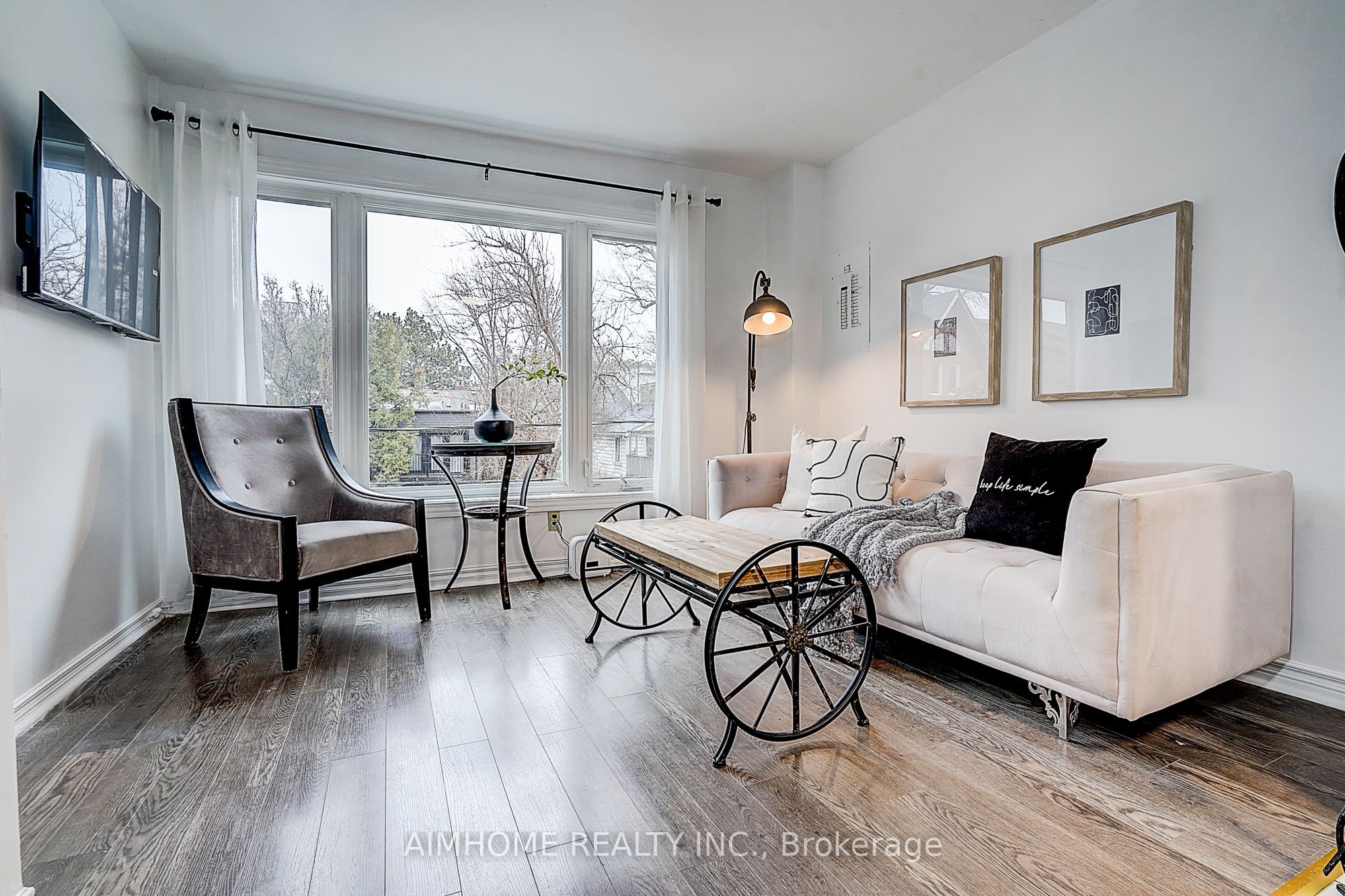 Unit 2-212 Milan Street, Toronto, ON, M5A 3Z6