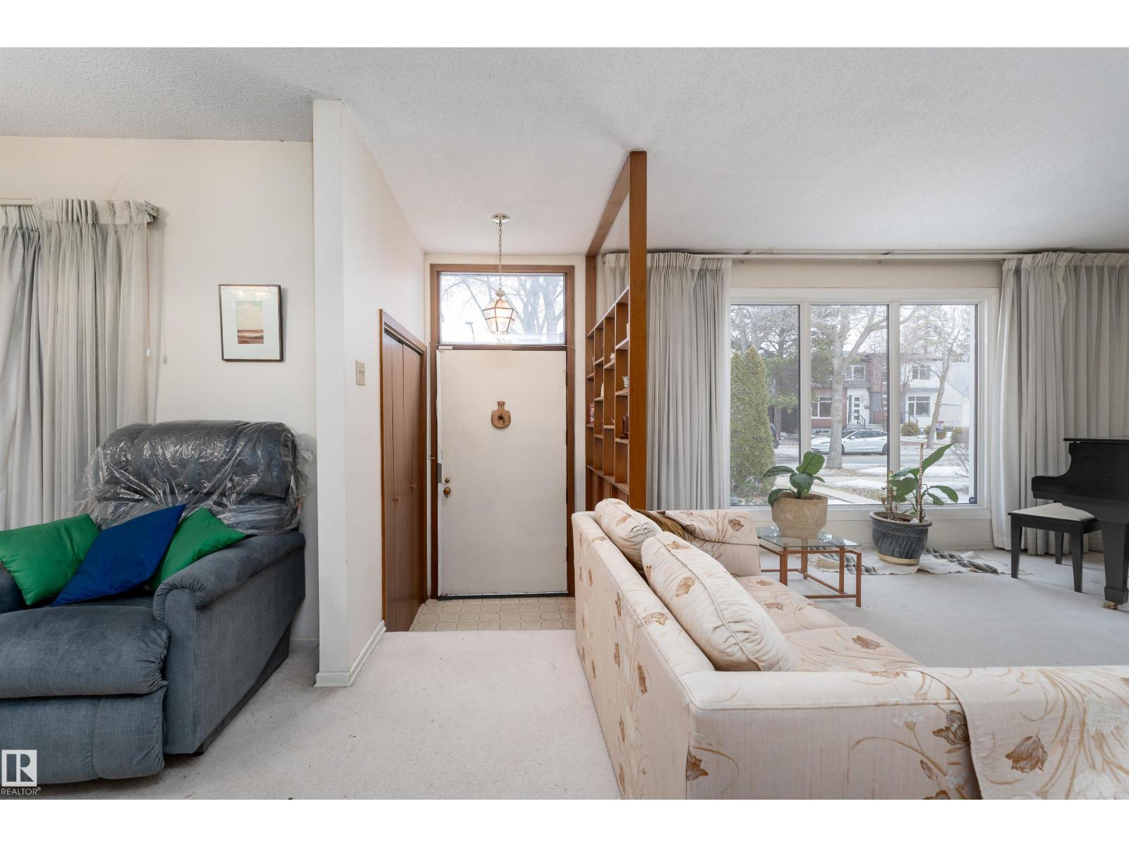 Additional image 2 of 11315 75 Avenue NW, Edmonton, AB, T6G0H6