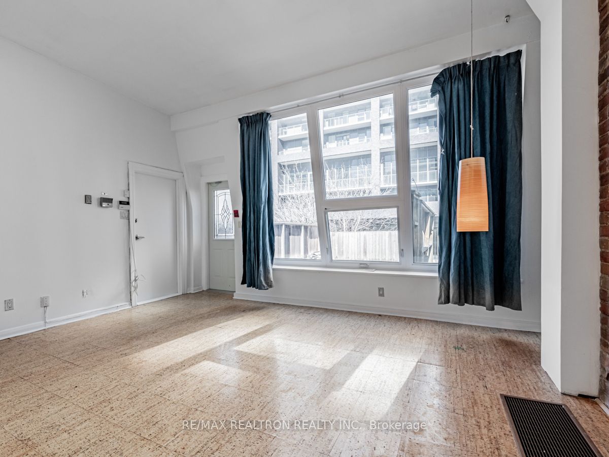 Additional image 4 of 3rd Fl.-6 Clarence Square, Toronto, ON, M5V 1H1