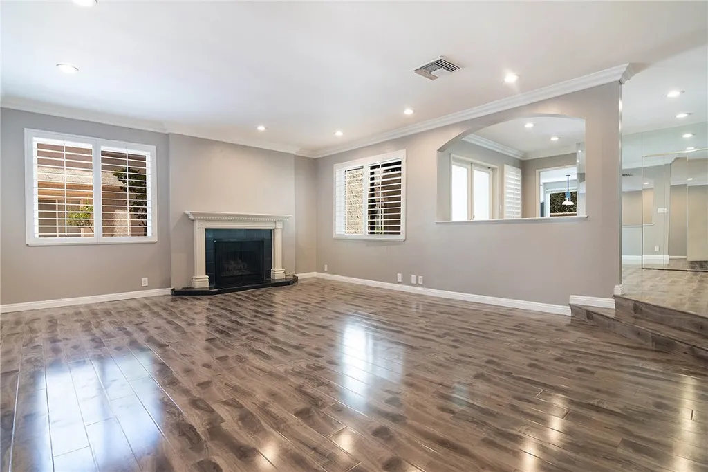 Additional image 6 of 5401 Zelzah Ave Unit 115, Encino, CA 91316