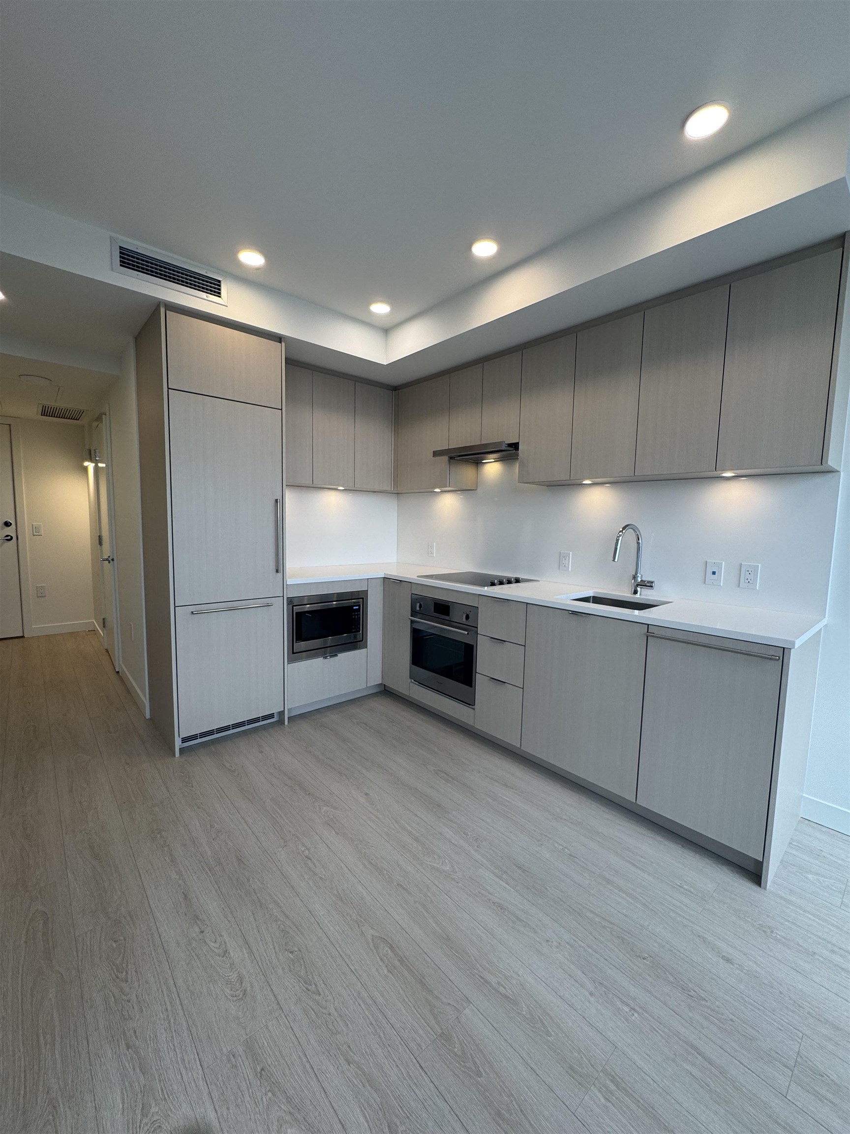 Additional image 4 of 604-13675 107a Avenue, Surrey, BC, V3T 0X2