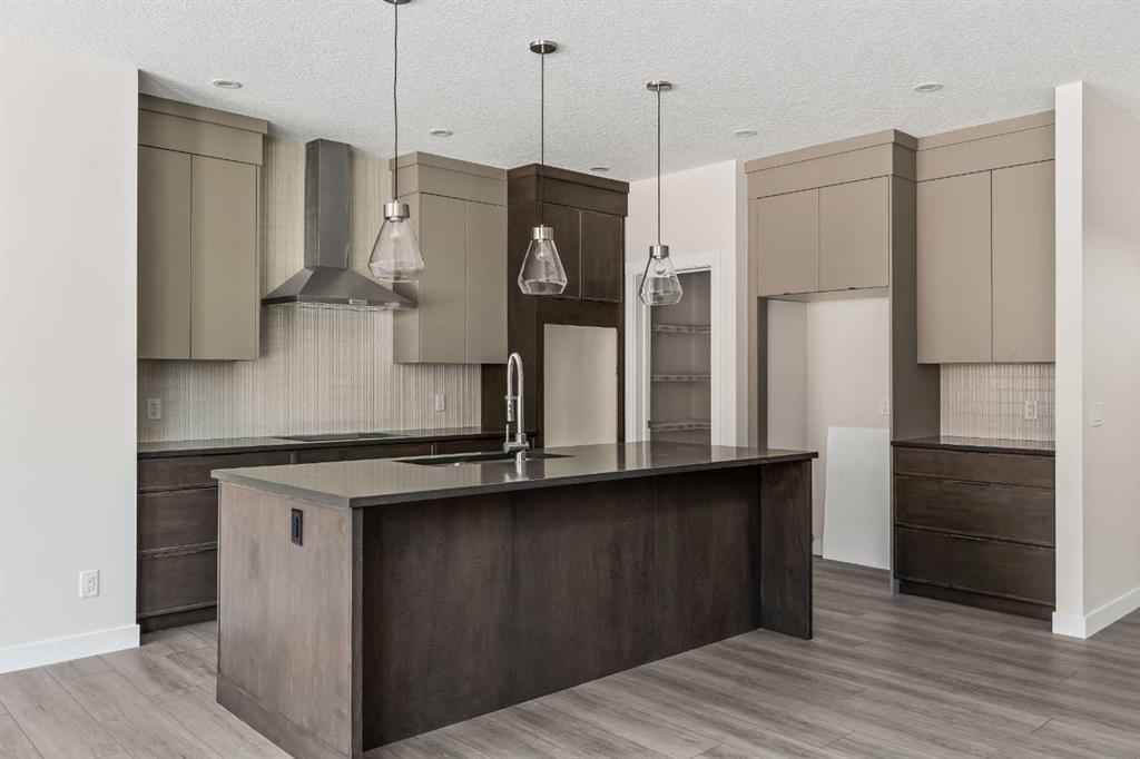 Additional image 6 of 506 Lucas Way NW, Calgary, AB, T3P 2E7