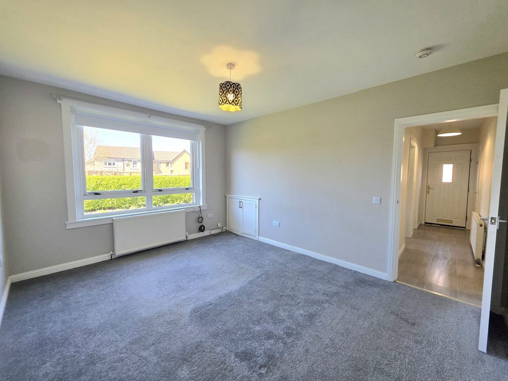 2 bed flat to rentWhiteside, Bathgate EH48 photo 2