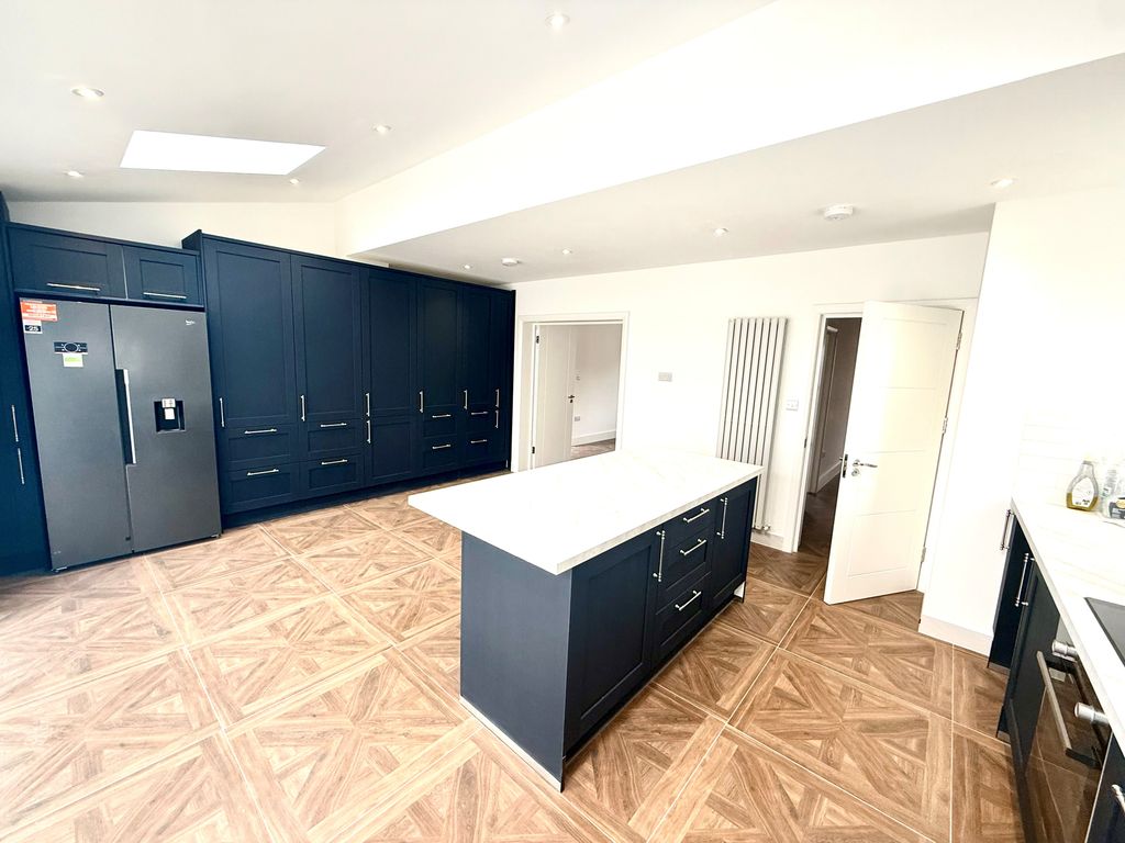 Additional image 15 of 3 bed property to rentSaxville Road, Orpington BR5