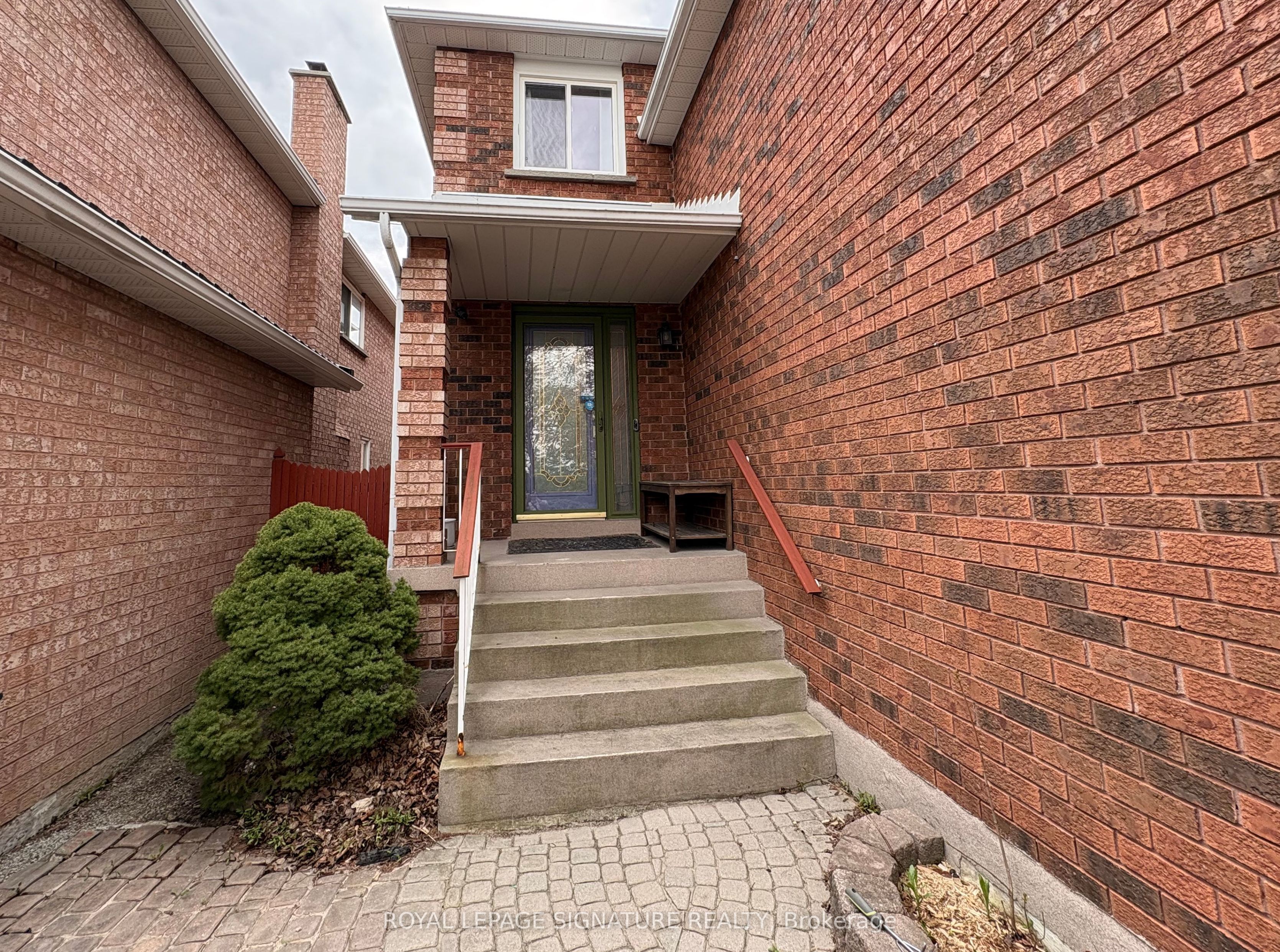 Additional image 3 of Main-6037 Duford Drive, Mississauga, ON, L5V 1A8