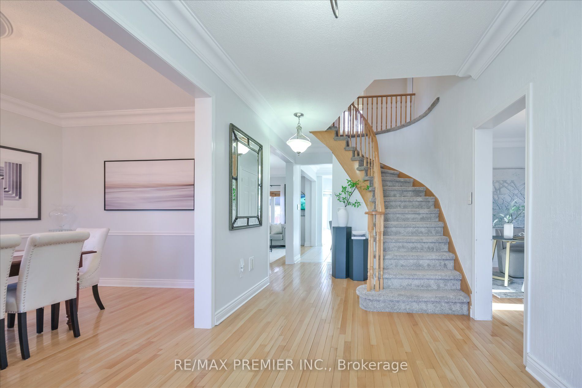 Additional image 3 of 7 Stonemount Crescent, Essa, ON, L3W 0C4