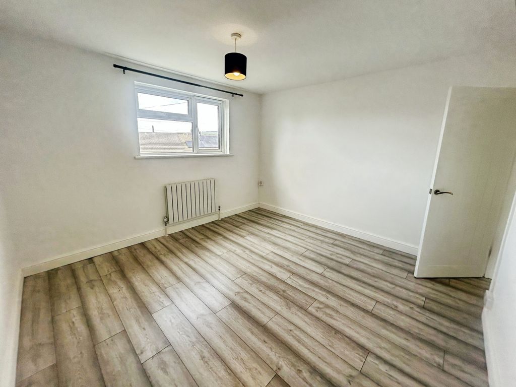 Additional image 9 of 2 bed flat to rentTregelles Road, Neath SA10
