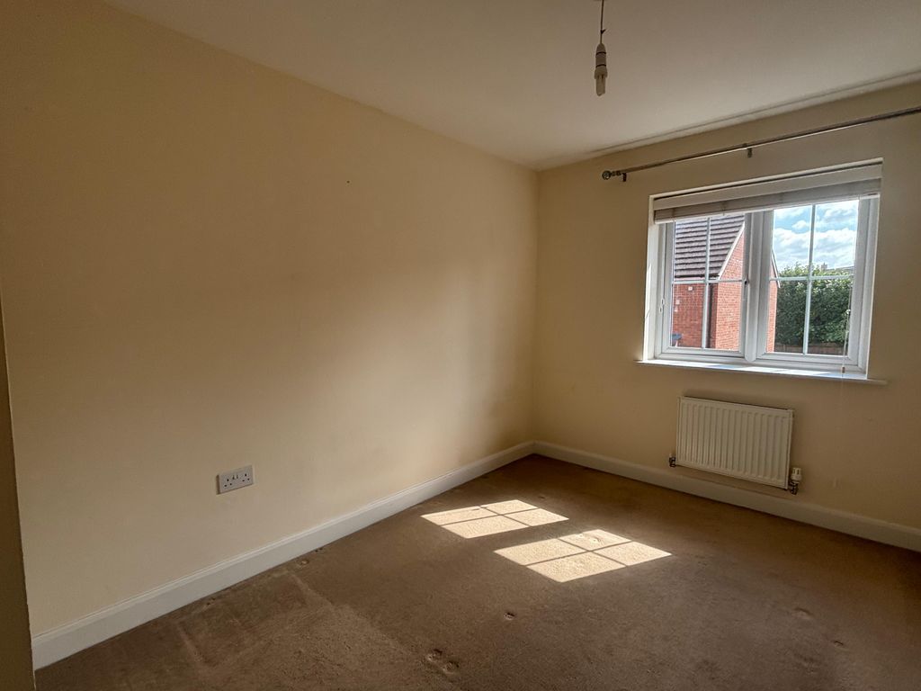 Additional image 12 of 3 bed semi-detached house to rentWheatcroft Way, Swindon SN1