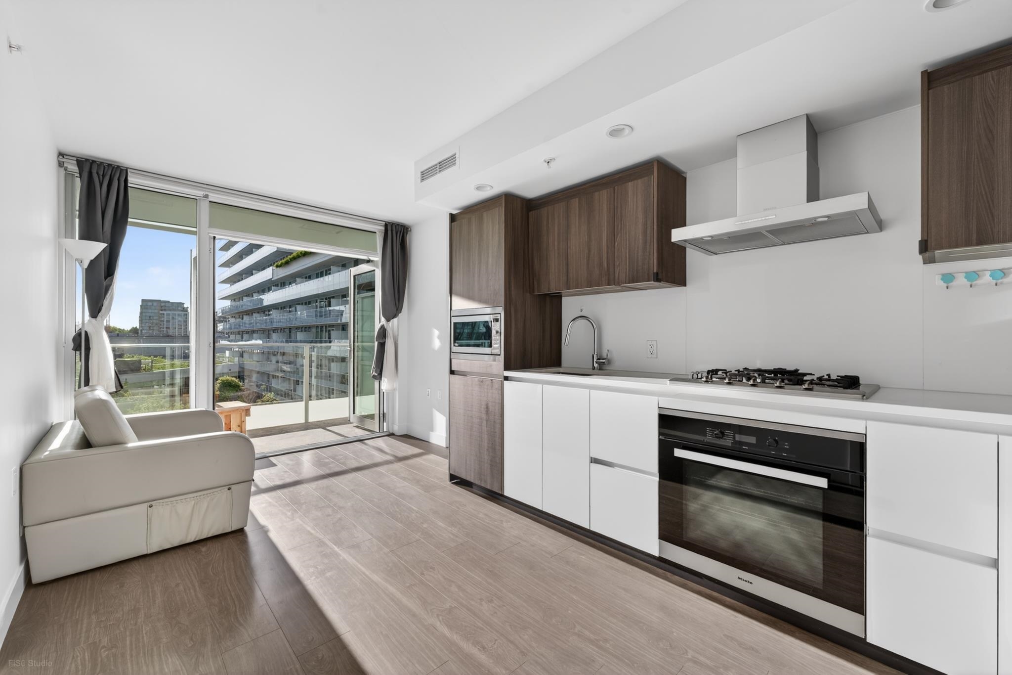 Additional image 2 of 651-6328 No. 3 Road, Richmond, BC, V6Y 0L6