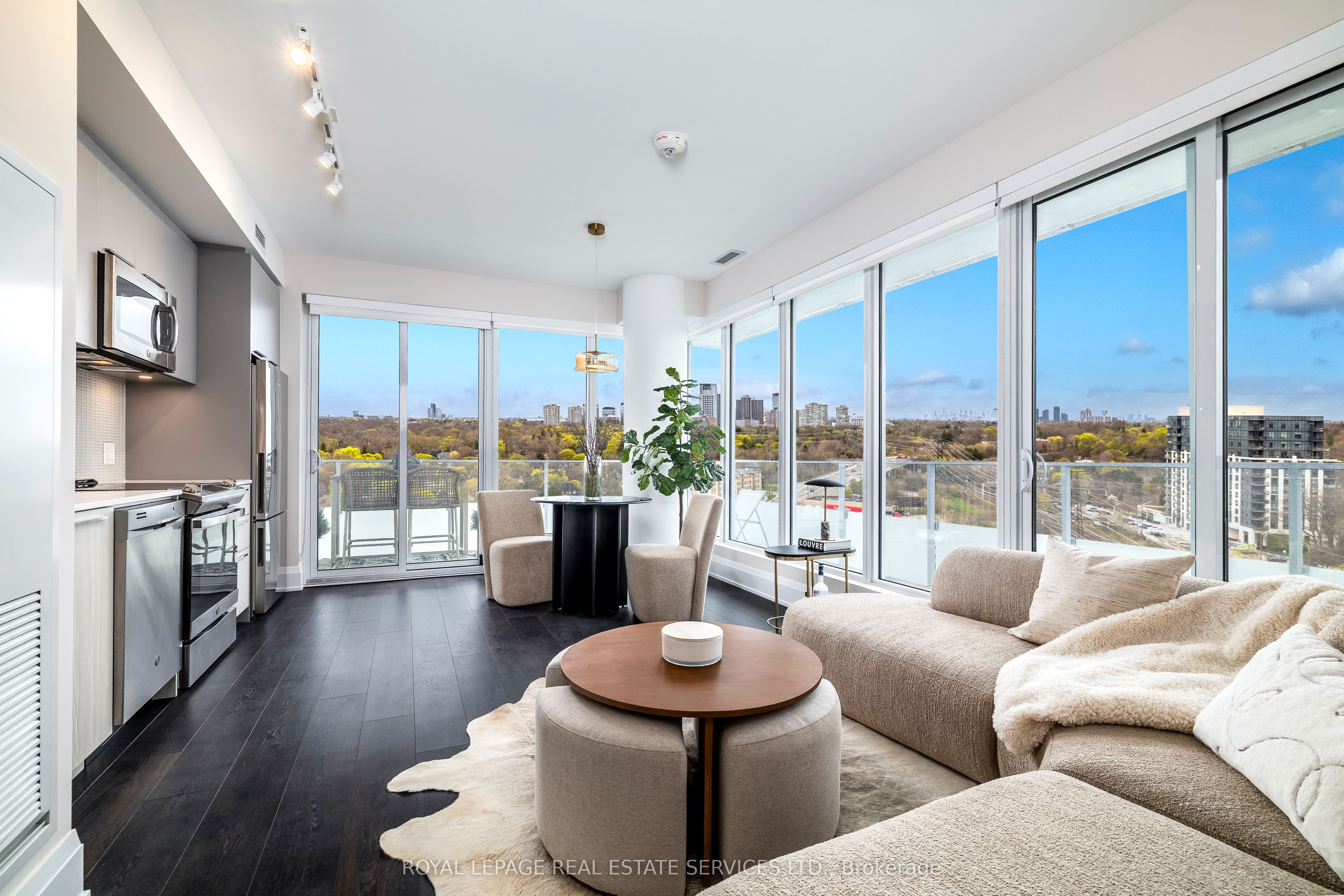 1402-20 Brin Drive, Toronto, ON, M8X 0B2