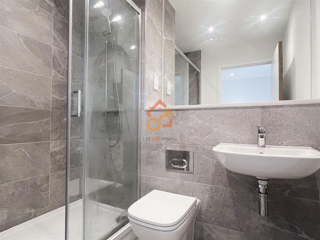 Additional image 13 of 2 bed flat to rentFifty5Ive, 55 Queen Street, Salford M3