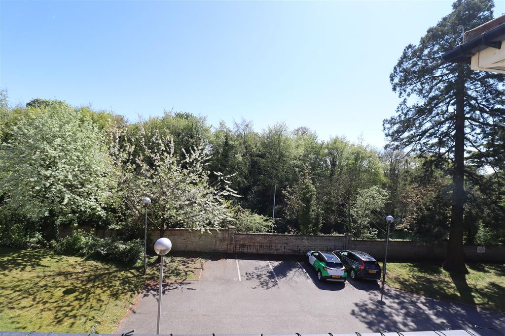 Additional image 2 of 3 bed flat for saleHellyer Close, North Ferriby HU14