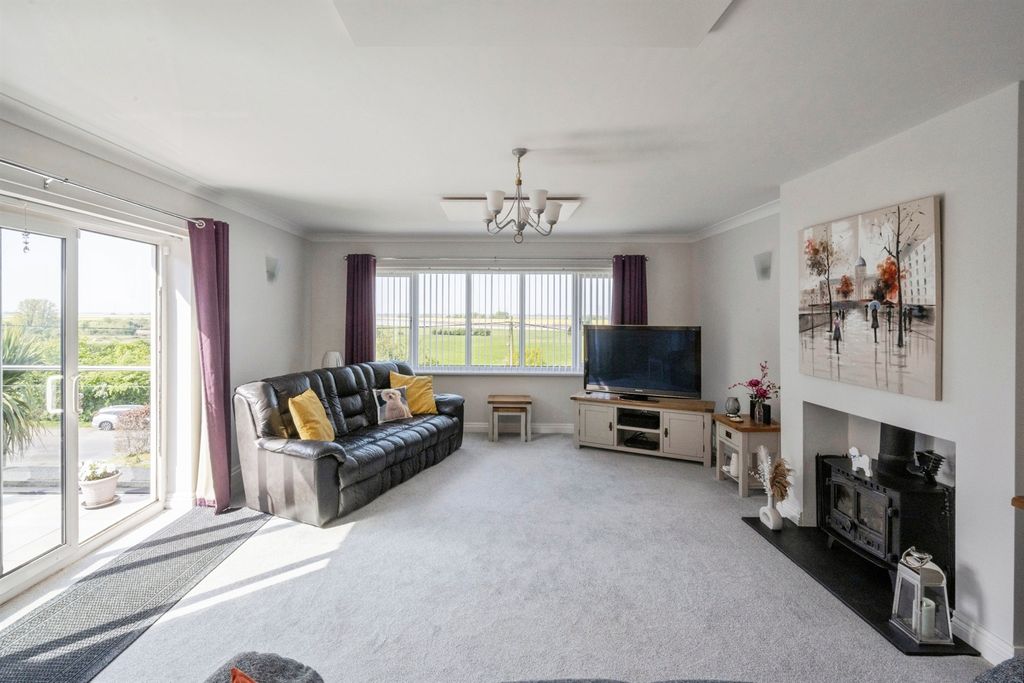 Additional image 3 of 4 bed detached house for saleStather Road, Burton-Upon-Stather, Scunthorpe DN15