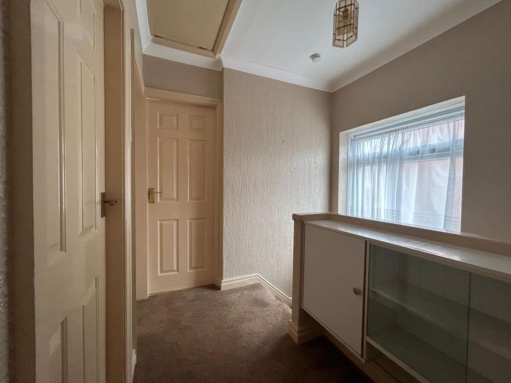 Additional image 17 of 3 bed semi-detached house to rentKings Drive, Thingwall, Wirral CH61
