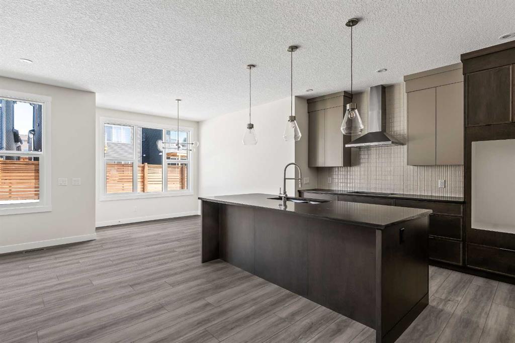 Additional image 3 of 506 Lucas Way NW, Calgary, AB, T3P 2E7