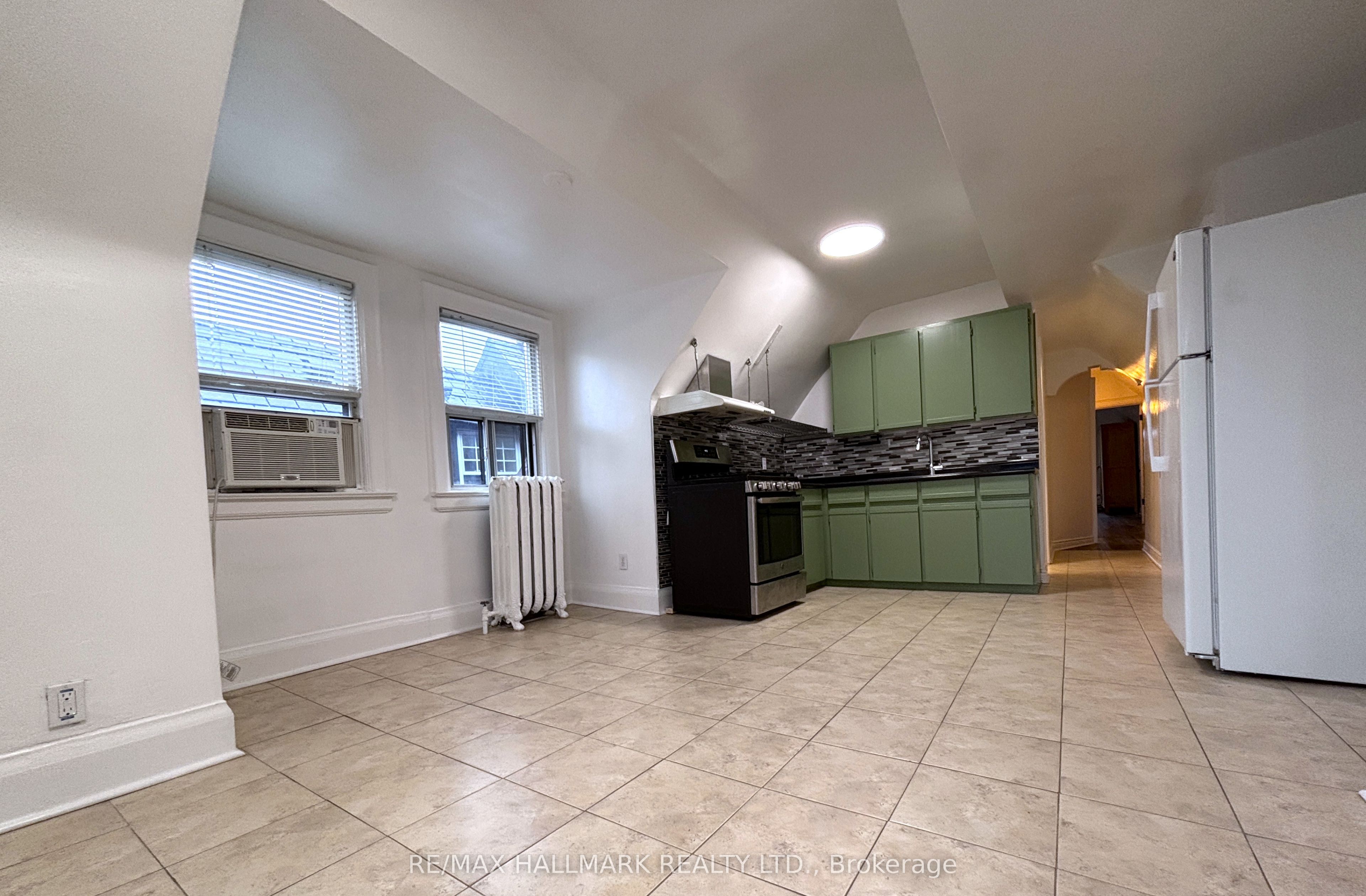 Additional image 3 of 3rd Fl-55 Brunswick Ave   3rd Avenue, Toronto, ON, M5S 2L8