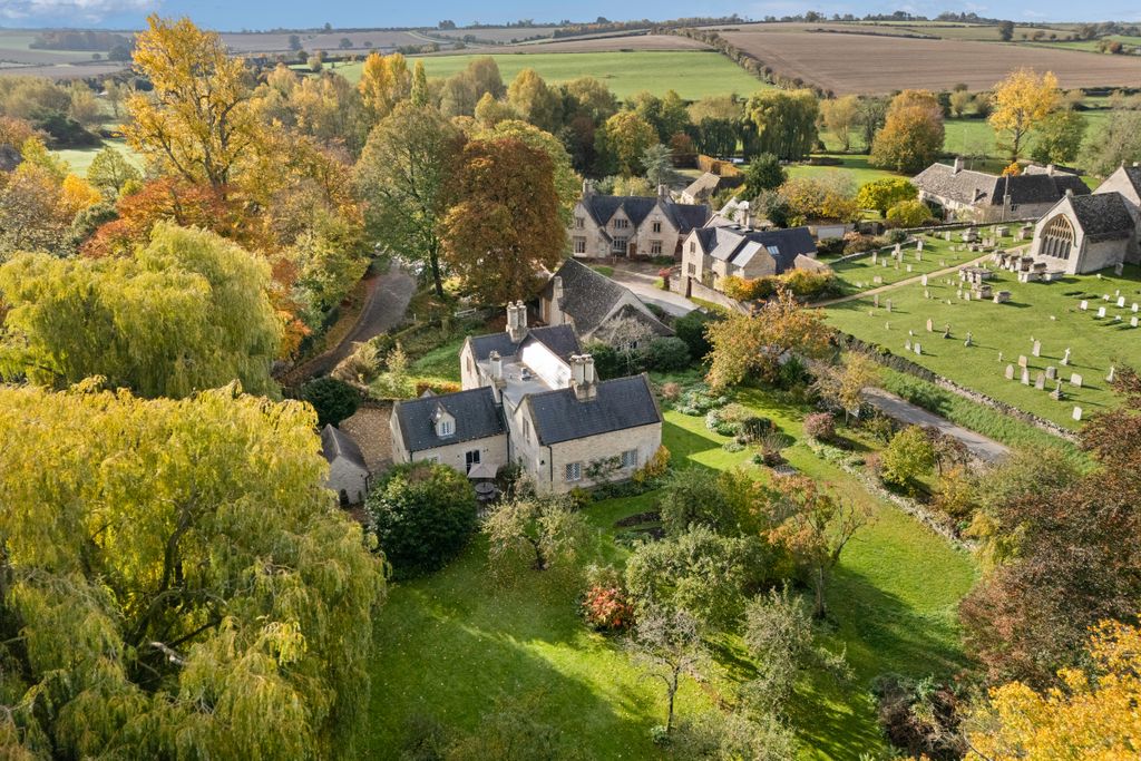 5 bed property to rentSwinbrook Place, Swinbrook, Buford, Oxfordshire OX18