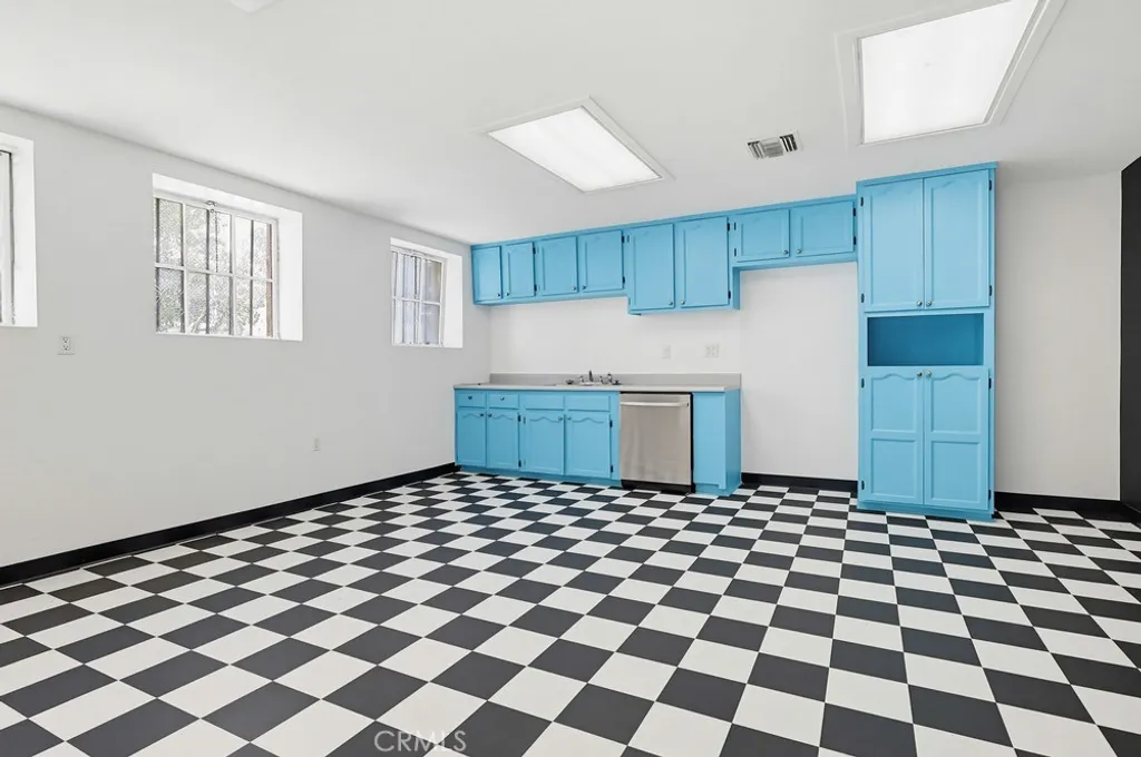 Additional image 34 of 129 W 5th Street, Long Beach, CA 90802