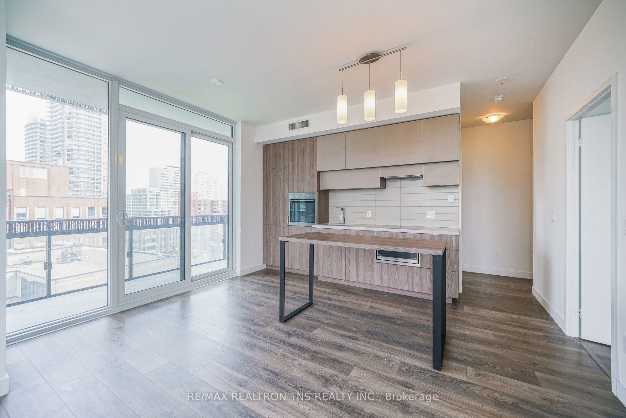 Additional image 6 of 908-8 Eglinton Avenue, Toronto, ON, M4P 1A6