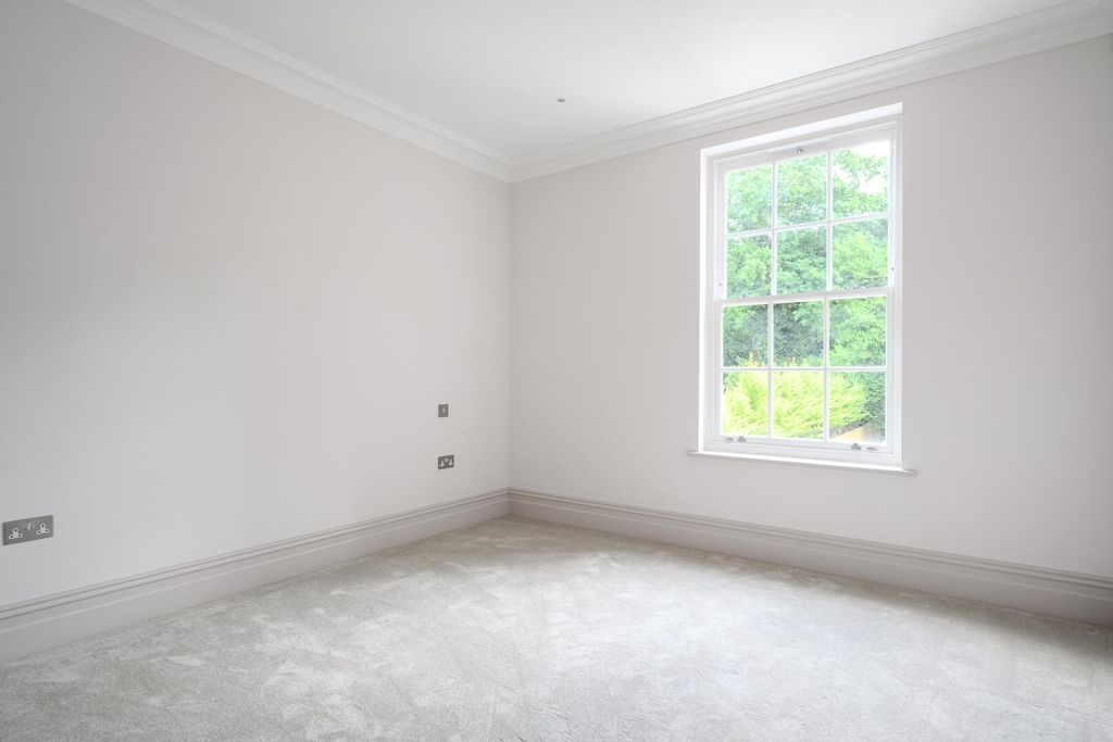 Additional image 10 of 2 bed flat to rentLondon Road, Sunningdale SL5