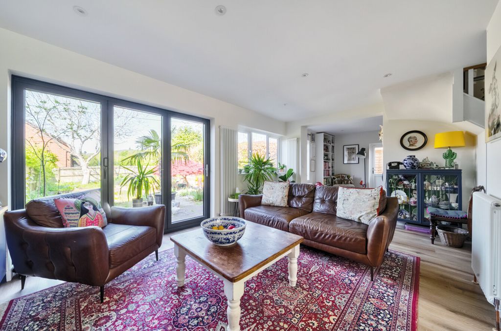 Additional image 2 of 4 bed semi-detached house for saleHaslemere, Surrey GU27