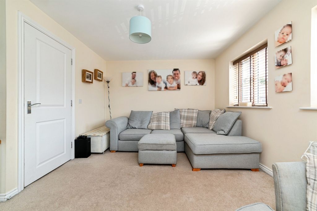 Additional image 16 of 3 bed end terrace house for saleStoney Fields, Watton At Stone, Hertford SG14
