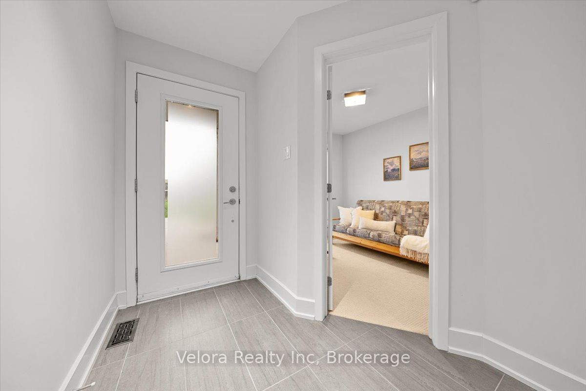 Additional image 3 of 63F Young Street, Ottawa, ON, K1S 5T5