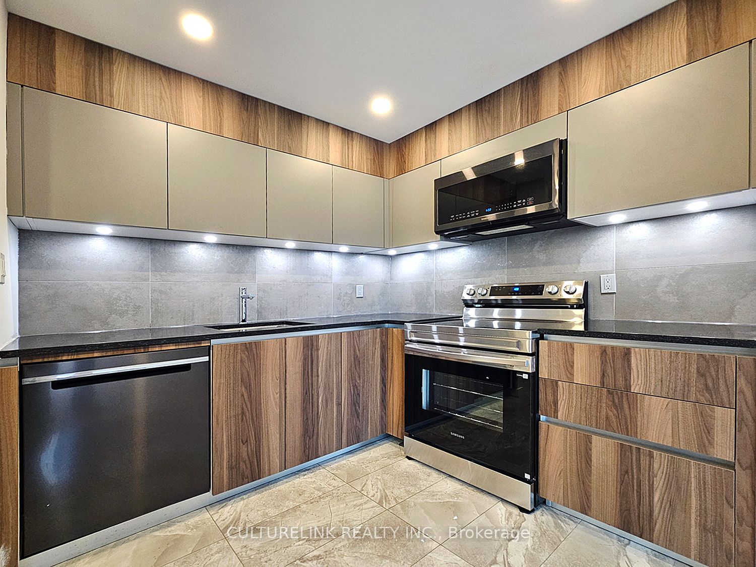 1019-33 Harbour Square, Toronto, ON, M5J 2G2 photo 2