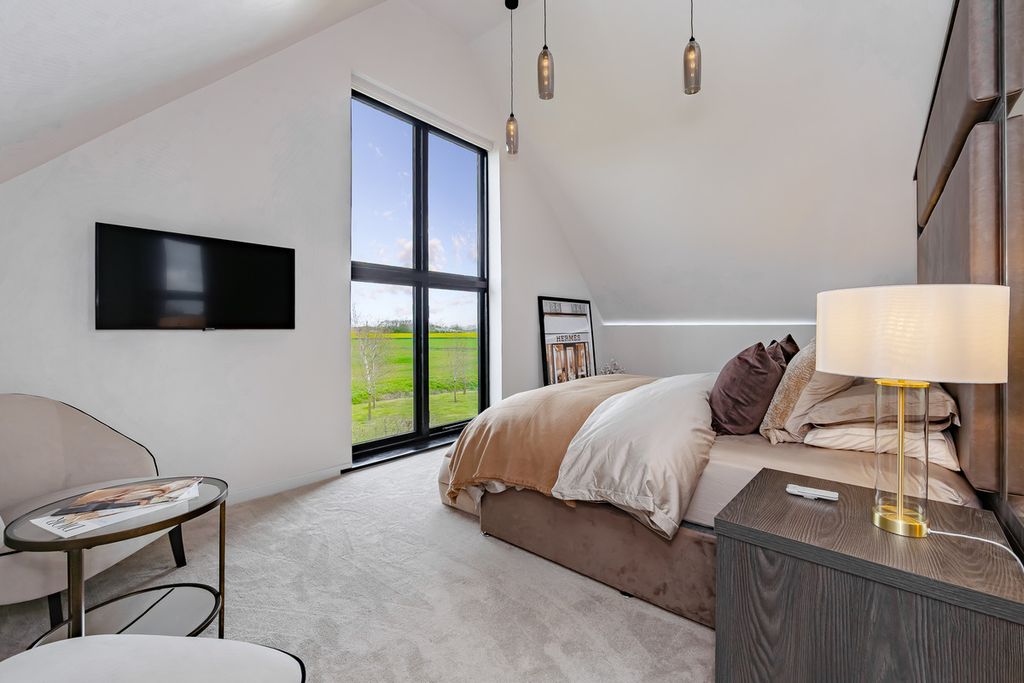 Additional image 23 of 6 bed barn conversion for saleBedfield Road, Woodbridge IP13