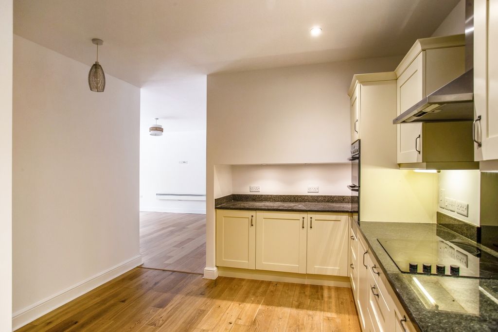 Additional image 6 of 3 bed flat to rentVictoria Place, Cheltenham GL52