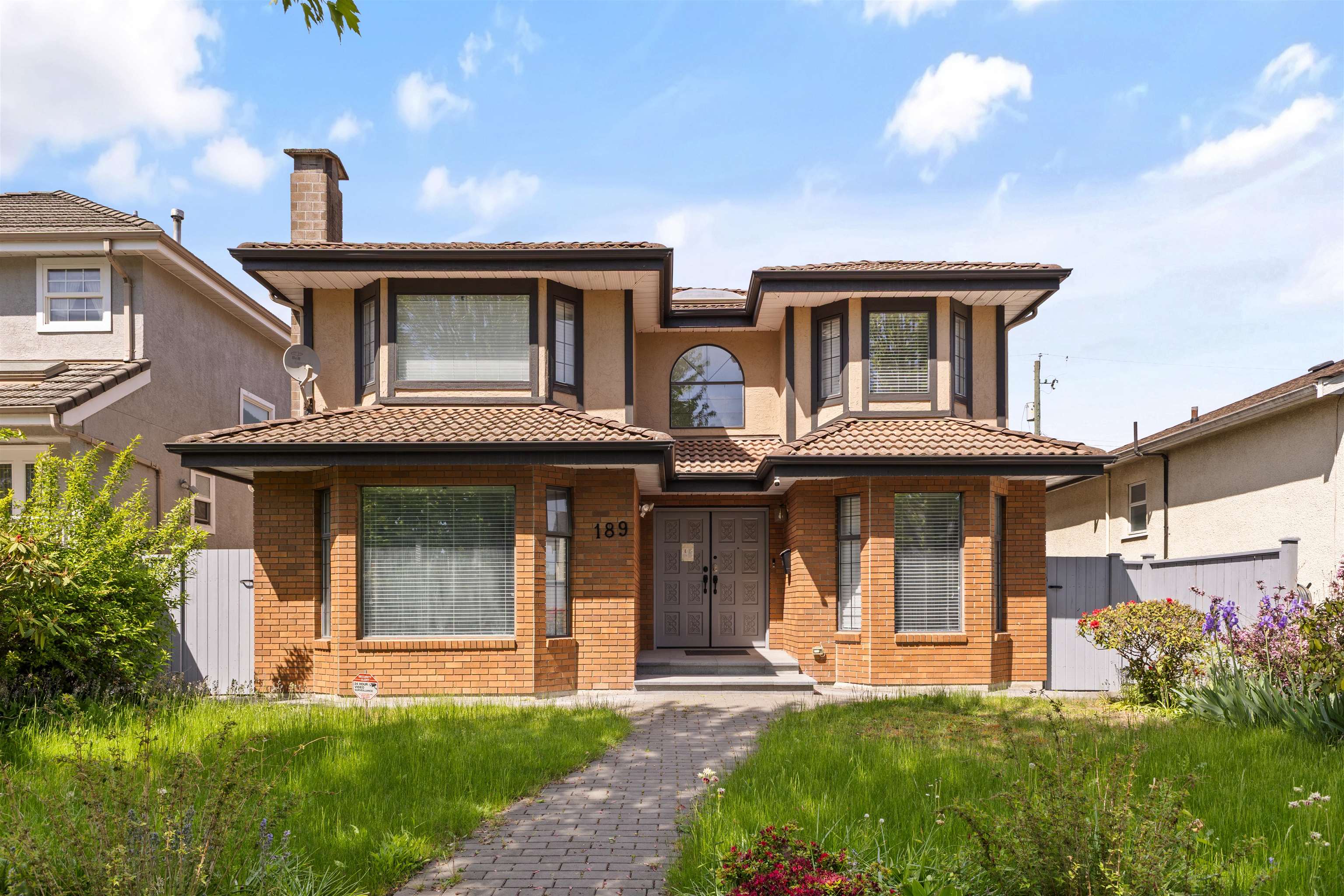 189 46th Avenue W, Vancouver, BC, V5Y 2X1