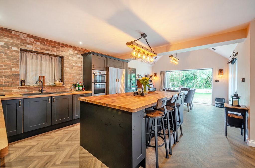 Additional image 6 of 4 bed bungalow to rentMaristow Avenue, Exmouth, Devon EX8