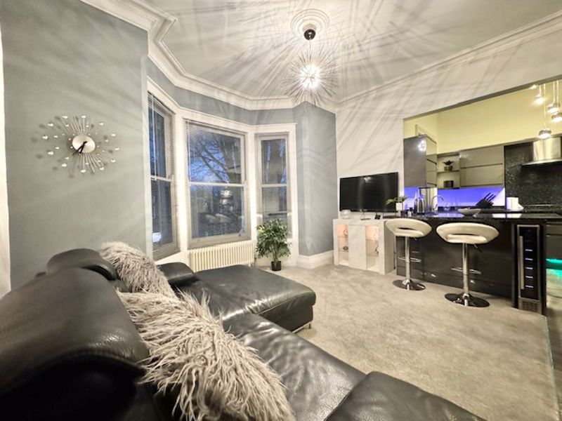 Additional image 3 of 4 bed flat to rentSt Peters Avenue, Cleethorpes DN35