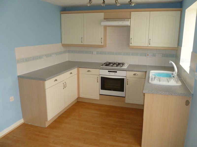Additional image 2 of 3 bed end terrace house to rentThe Inclosures, Weston Village, Weston-Super-Mare BS24
