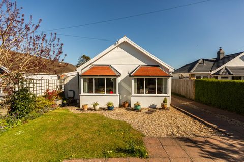 Three Cliffs Drive, Southgate, Swansea SA3