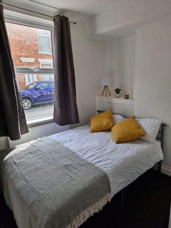 Additional image 2 of 5 bed semi-detached house to rentCollege Street, Grantham NG31