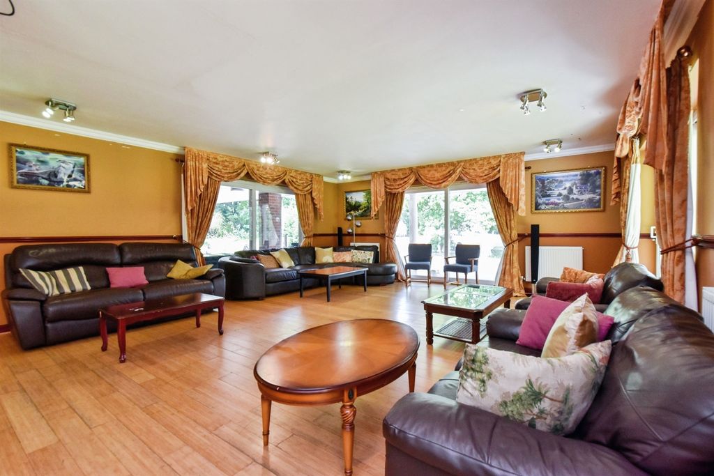 Additional image 11 of 6 bed property to rentTabernacle Road, Ammanford SA18